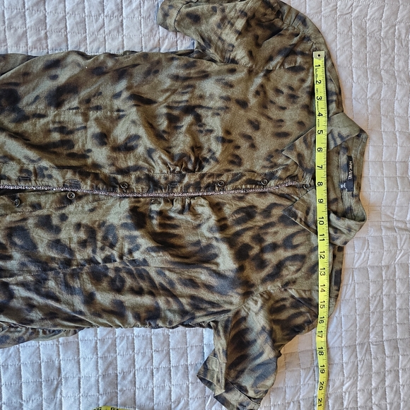 Animal Print Short Sleeve Button Down - Picture 6 of 8